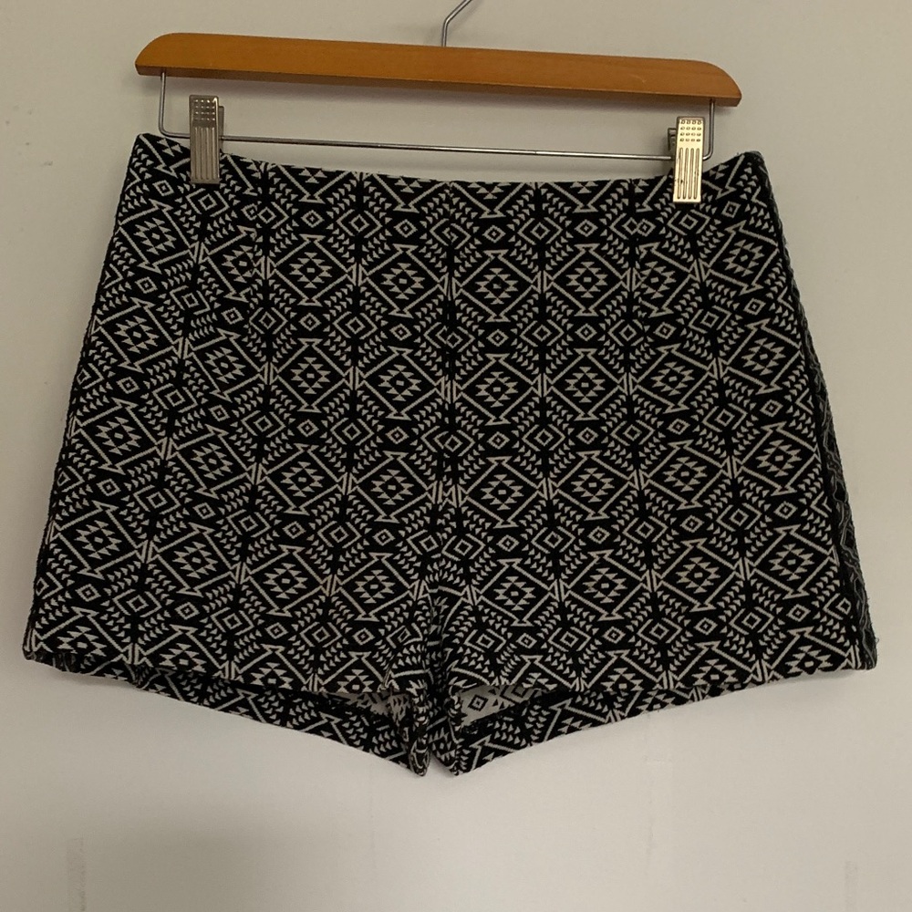Geometric Black and White High Waist Women's Shorts